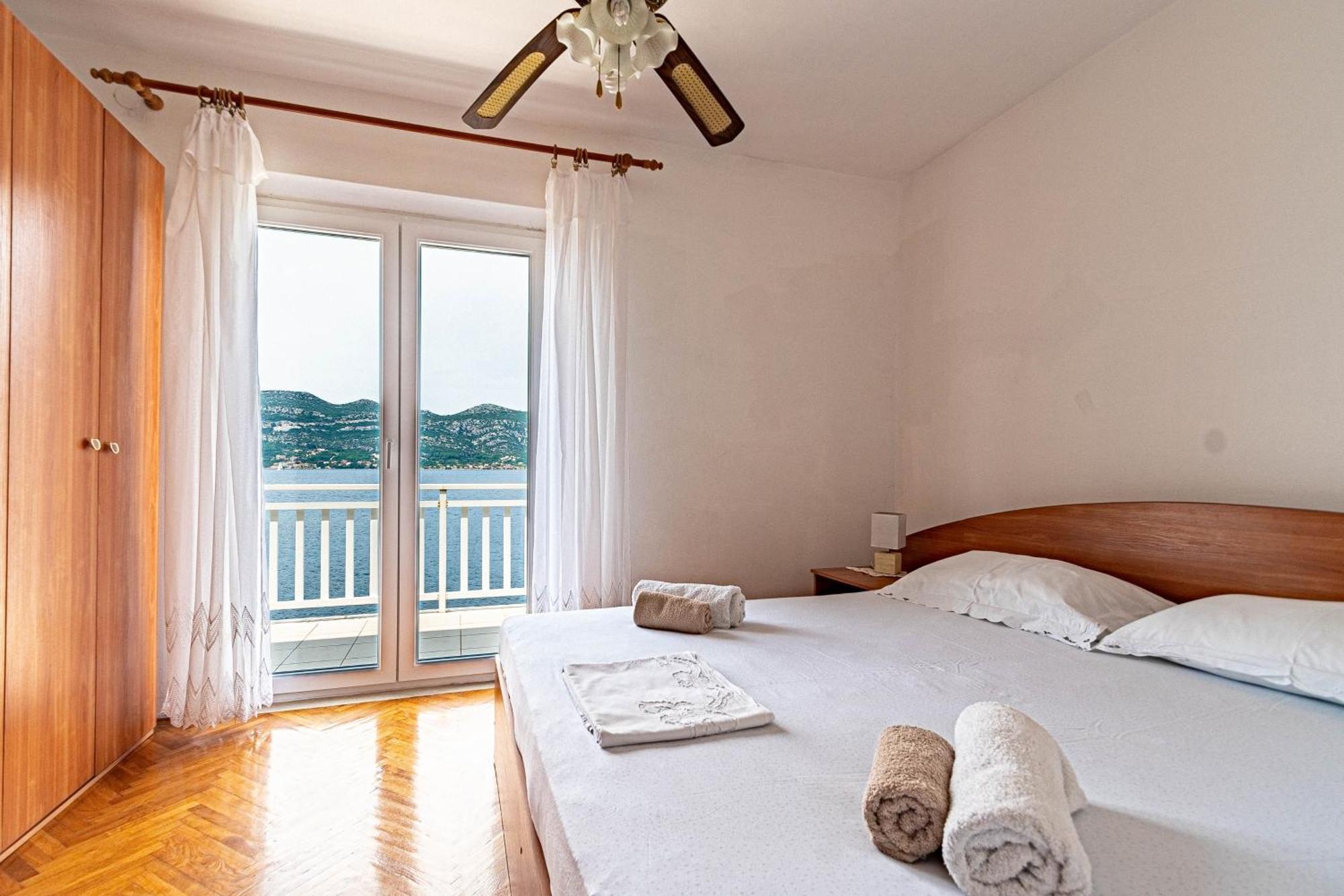 Apartments By The Sea Tri Zala, Korcula - 9237 Zrnovo 객실 사진